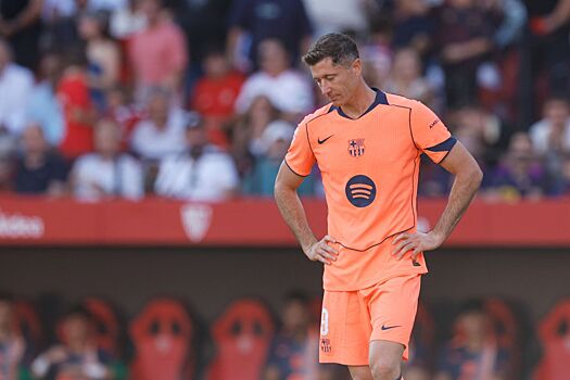 Севилья — Барселона — 4:1, обзор матча Примеры, голы: Санчес, Ромеро, Рашфорд, Кармона, Адамс, 5 октября 2025 года