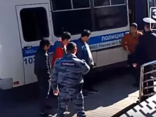 Полиция начала задержания мигрантов у ТЦ «Москва»