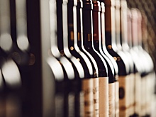 Париж назвал неприемлемыми угрозы Вашингтона о пошлинах на французские вина