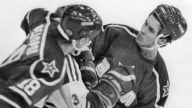 Легендарная драка советского хоккеиста Могильного. Он с одного удара сломал челюсть хулигану перед побегом в США