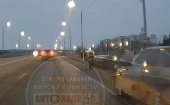 В Курске автомобилисты сообщают о мужчине и ребенке, просящих о помощи на дороге