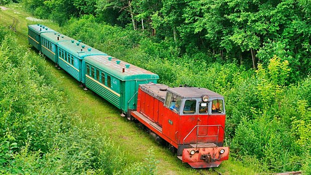 В Кирово-Чепецке на узкоколейке мужчине отрезало ноги поездом