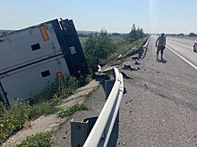Под Ростовом фура с арбузами съехала в кювет и перевернулась