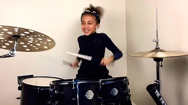 «Курт гордился бы»: девятилетняя барабанщица покорила Сеть