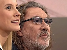 Владимир Кузьмин рассказал о знакомстве с молодой женой: «Я сразу же проверил ее паспорт»