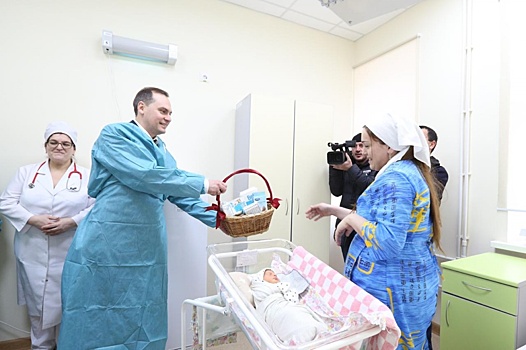 Артем Здунов поздравил с Новым Годом пациенток «Мама Патимат»