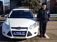 Адыгейский полицейский спас замерзающую на дороге семью