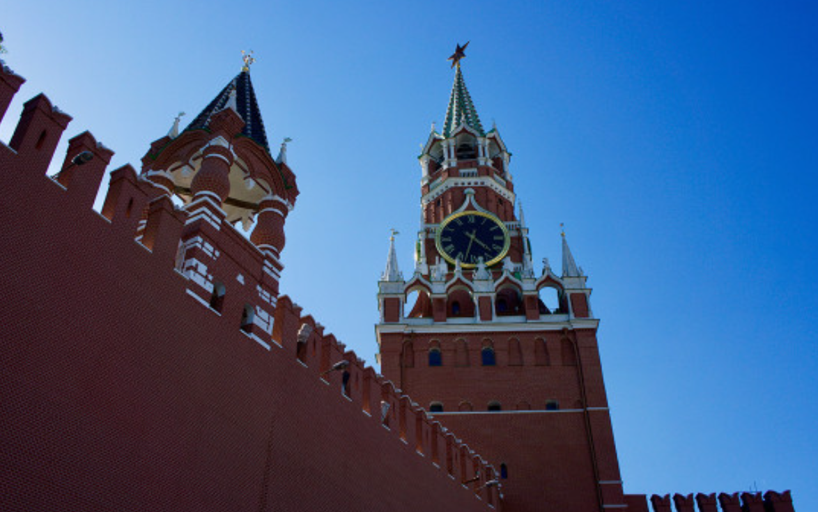 В Кремле пригрозили ответить на запрет выдачи шенгенских виз россиянам