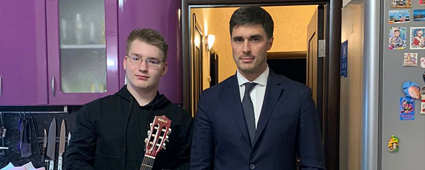 Депутат Мособлдумы Сергей Маликов посетил семью мобилизованного красногорца