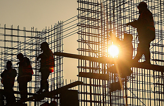 Почему зарплаты в строительном секторе растут быстрее, чем в сфере IT?