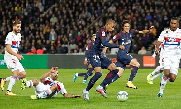 ПСЖ обыграл "Лион" в чемпионате Франции. Команды забили 6 голов на двоих