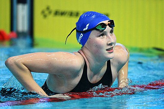 Машкина победила на дистанции 100 метров комплексным плаванием на ЧР по плаванию на короткой воде, Ефимова — 5‑я