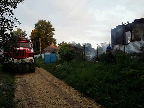 В Колпнянском районе в пожаре погибла семья