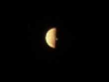 Аппарат Juno заснял извержения на спутнике Юпитера Ио