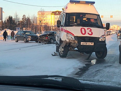 Стали известны новые подробности аварии с машиной скорой помощи в центре Ноябрьска
