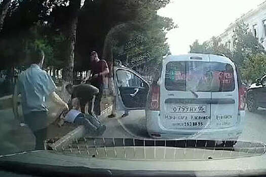 В Дагестане водитель нокаутировал мужчину за переход дороги в неположенном месте