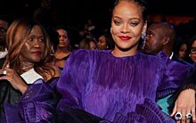Рианна удивила своим новым нарядом на NAACP Image Awards