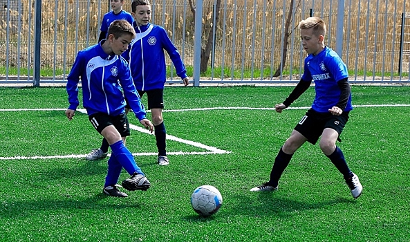 В Волгограде ФОК «Молодежный» получил новое футбольное поле