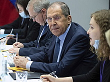 Лавров похвалил галстук главы МИД Канады