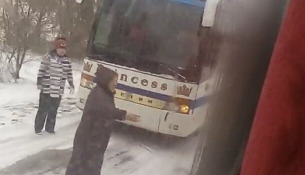 Коллапс под Севастополем: не могут проехать автобусы, грузовики и легковушки