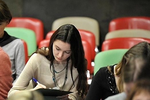 Школьники Москвы повысят экономическую грамотность на мастер‑классах на ВДНХ