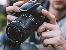 Автор фото Назарбаева прокомментировал использование снимка на футболках