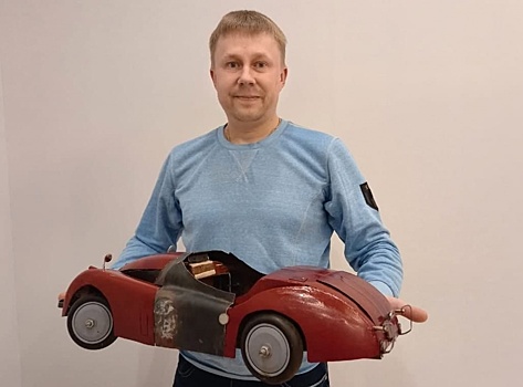 Умелец из Митина создает копии раритетных авто