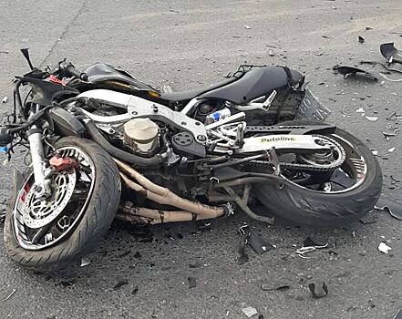 Мотоциклист погиб в жуткой аварии в Астрахани