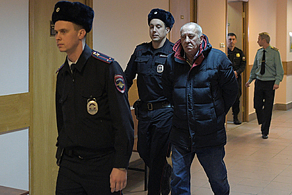 Въехавший в переход московского метро водитель автобуса отпущен из СИЗО