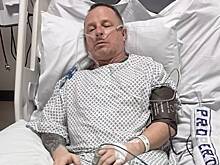 Известному телеведущему пришлось извиняться после похода в бассейн