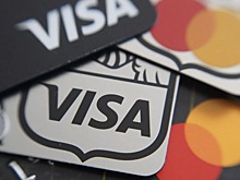 Карты Visa и Mastercard сочли бесполезными для россиян