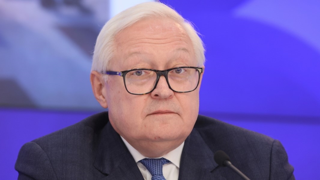 Рябков: Россия рассматривает вариант понижения дипотношений с США из-за ситуации с активами