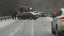 Авария стала причиной пробки на трассе Калининград — Балтийск