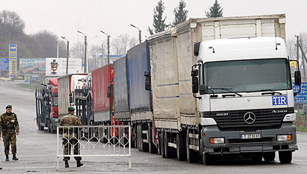 Киев назвал сроки принятия решения по транзиту грузовиков РФ