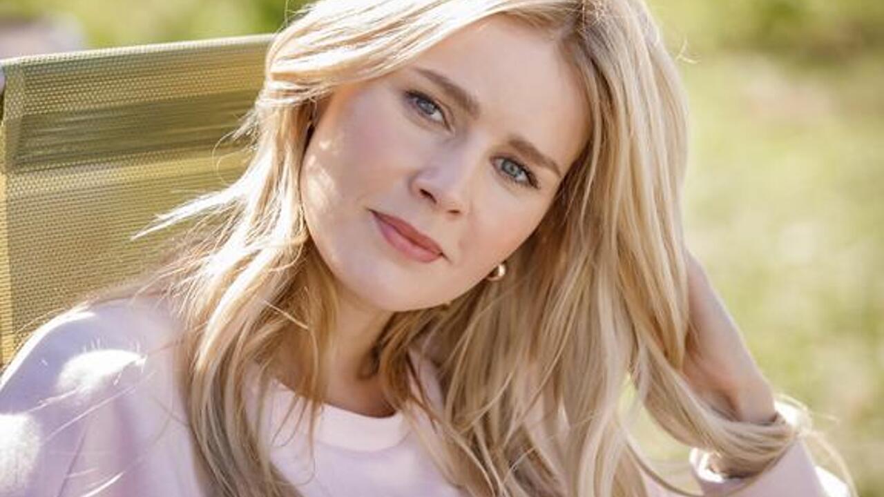 Сексуалды актриса Екатерина Кузнецова «Ас үй» телехикаясында жалаңаш