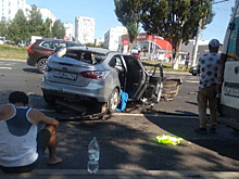 В Самаре 18 июля у ТЦ "Империя" столкнулись два автомобиля и автобус