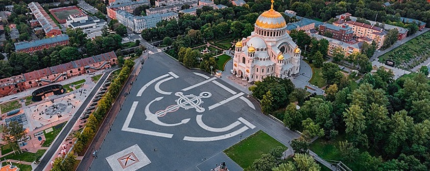 В Кронштадте могут закрыть въезд в исторический центр города для туристов