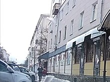 В Пензе ищут девушку-очевидца падения наледи с крыши жилого дома