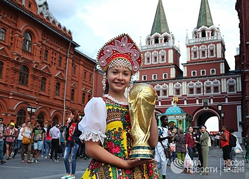 Русские в диадеме? Как кокошник — национальный женский головной убор — стал символом чемпионата