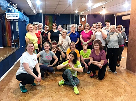 Пенсионеры из Текстильщиков занялись фитнес-зумбой