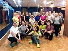 Пенсионеры из Текстильщиков занялись фитнес-зумбой