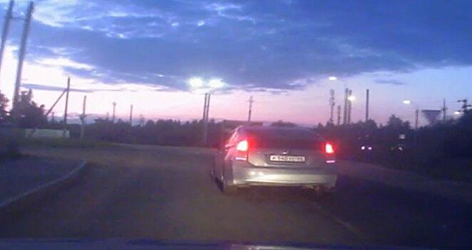 Уплывал от сотрудника ГИБДД: погоня за костромским гонщиком попала на видео