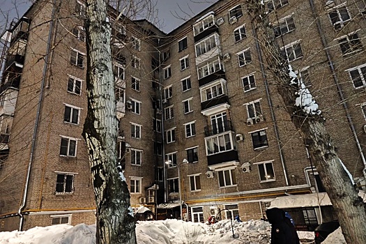 Сгоревший подъезд дома на Пресненском валу в Москве отремонтирует город