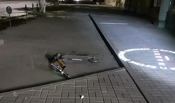 В центре Волгограда разбился 41-летний водитель электросамоката