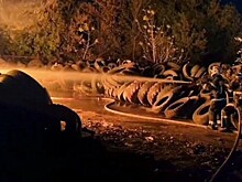 Автосервис загорелся в Петербурге