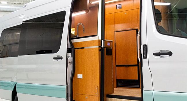 Advanced RV представила новые автодома на базе Mercedes Sprinter