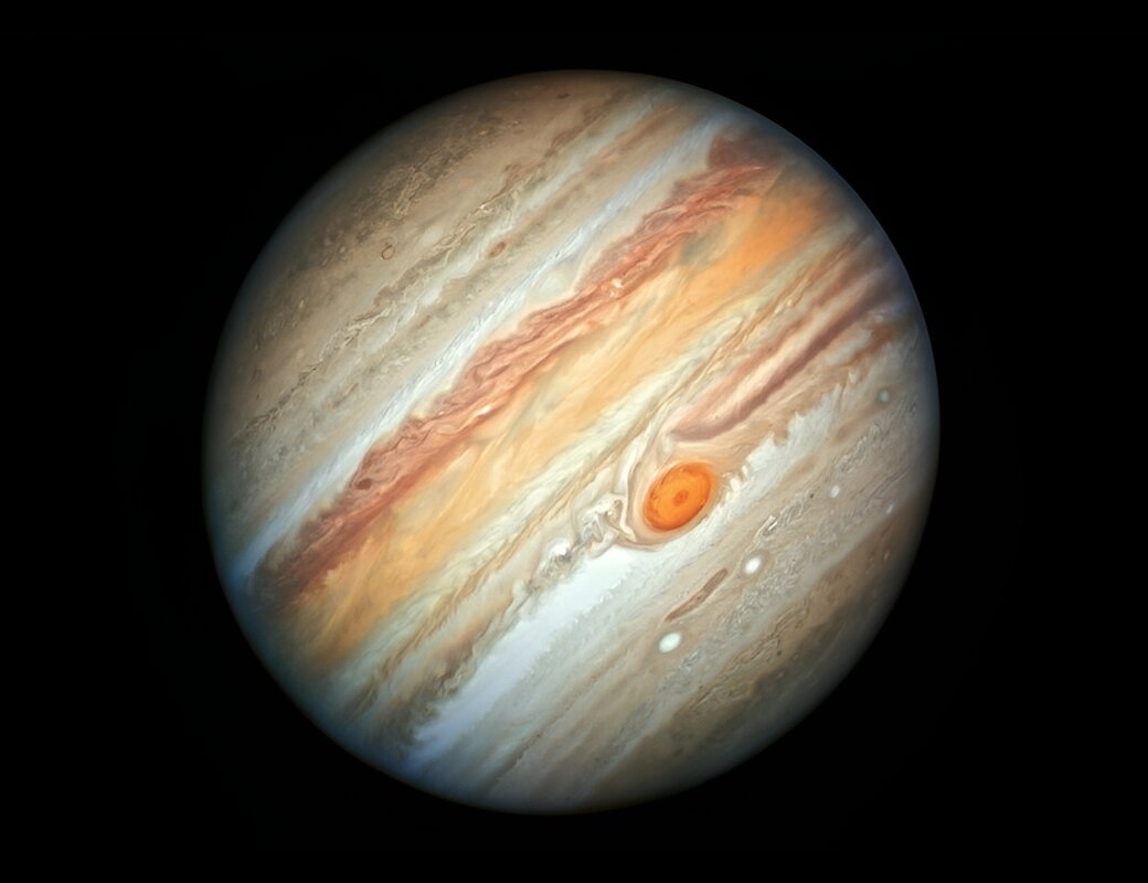 Большое красное пятно Юпитера уменьшается из-за отсутствия других штормов