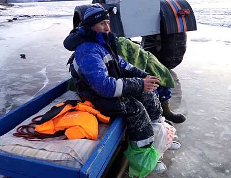 Два рыбака провалились под лед на Каме в Удмуртии