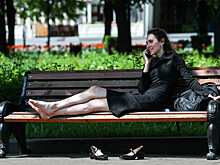 Москвичам разрешили сидеть на скамейках в парках