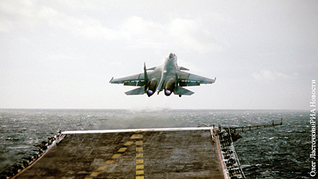 Как два офицера спасли для России школу палубных летчиков